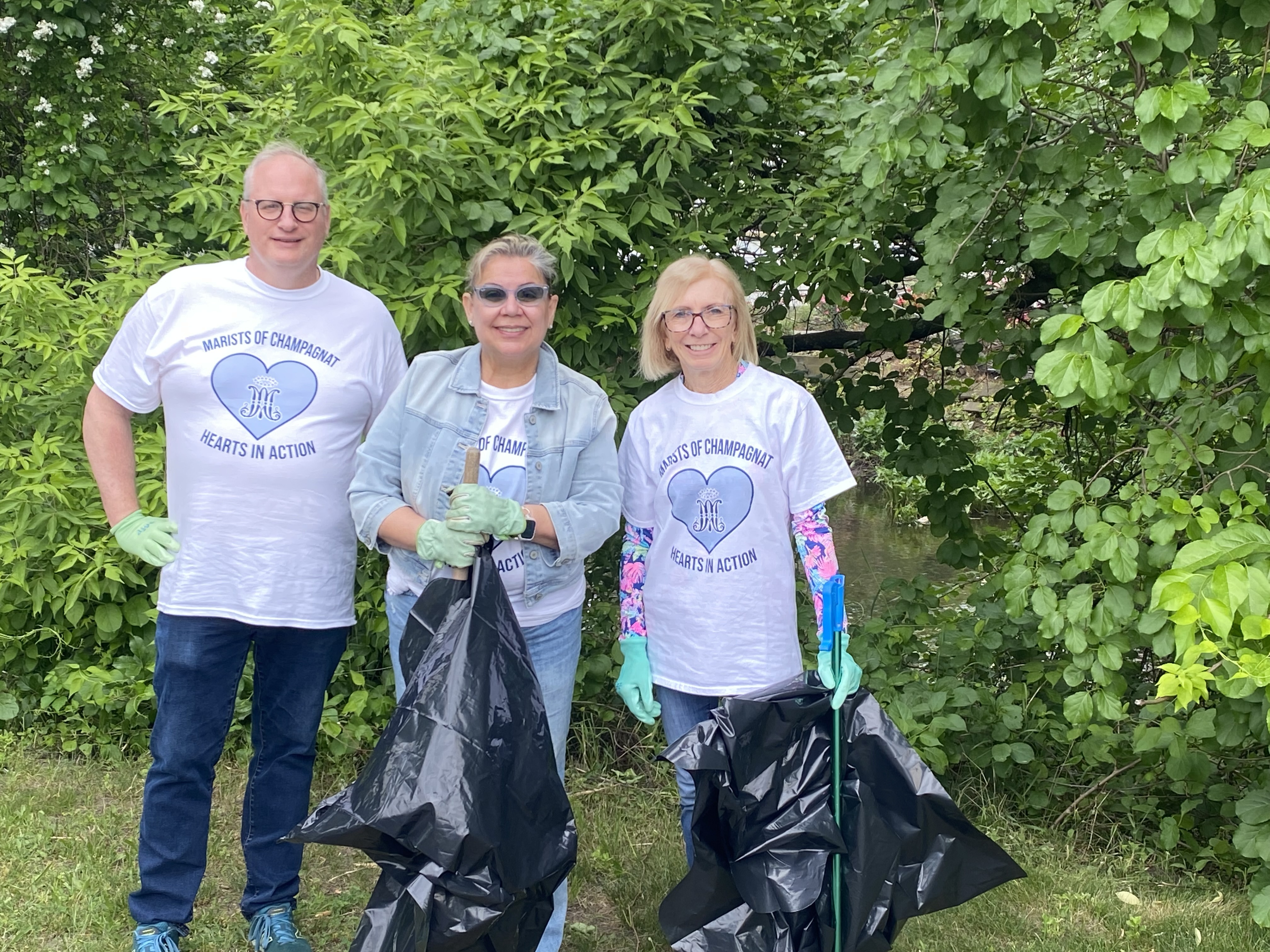 Marists of Champagnat participating in a service project